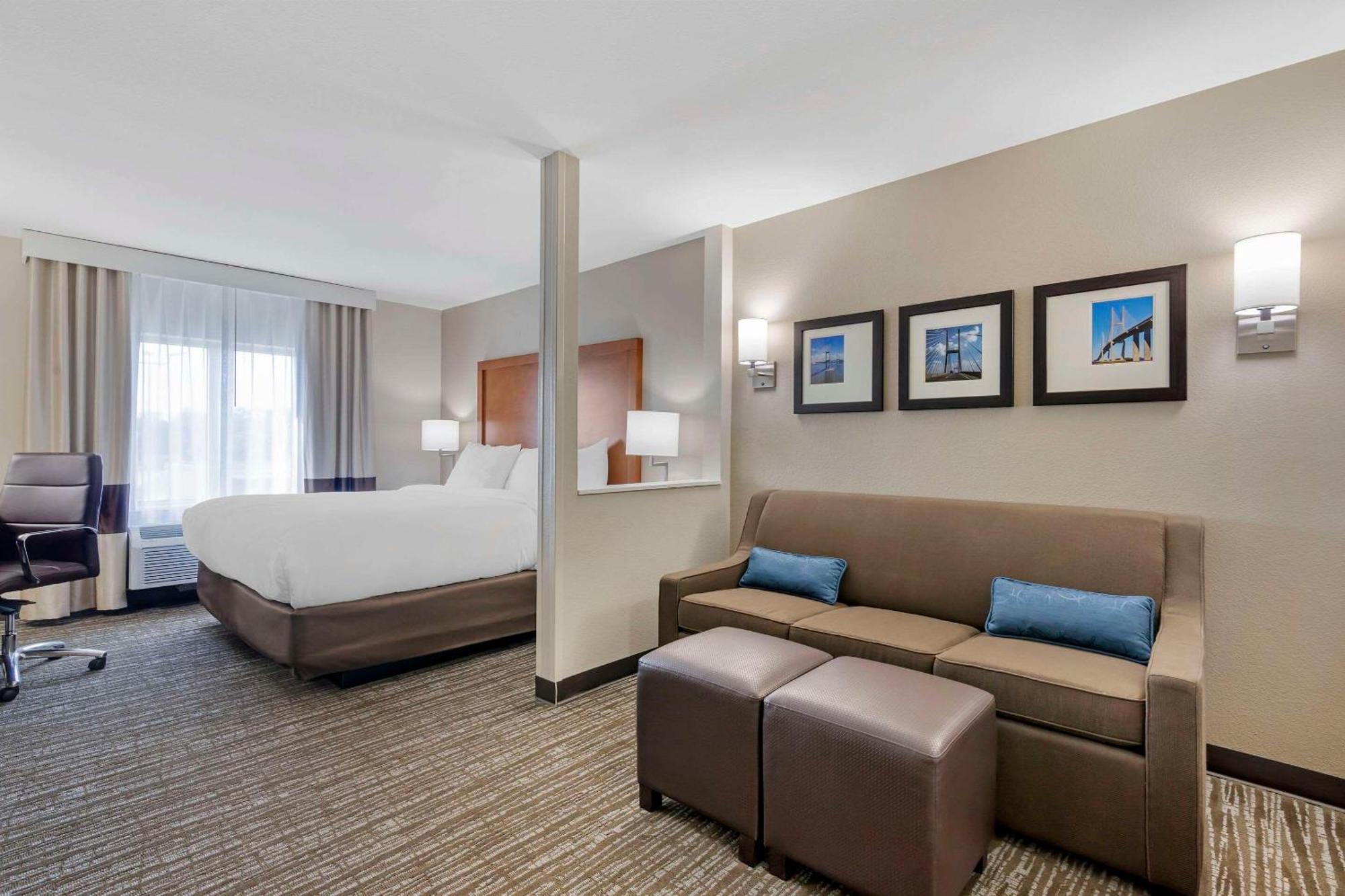Comfort Inn & Suites Brunswick Bagian luar foto