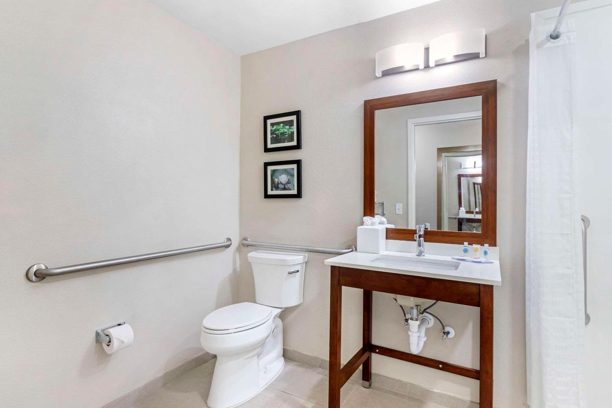 Comfort Inn & Suites Brunswick Bagian luar foto