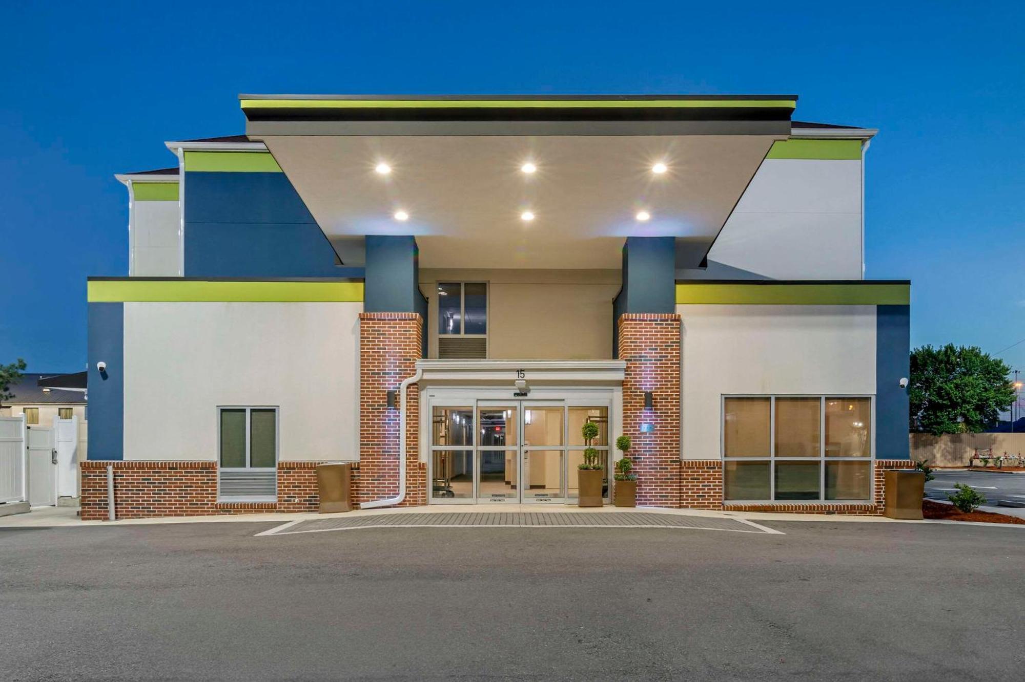 Comfort Inn & Suites Brunswick Bagian luar foto