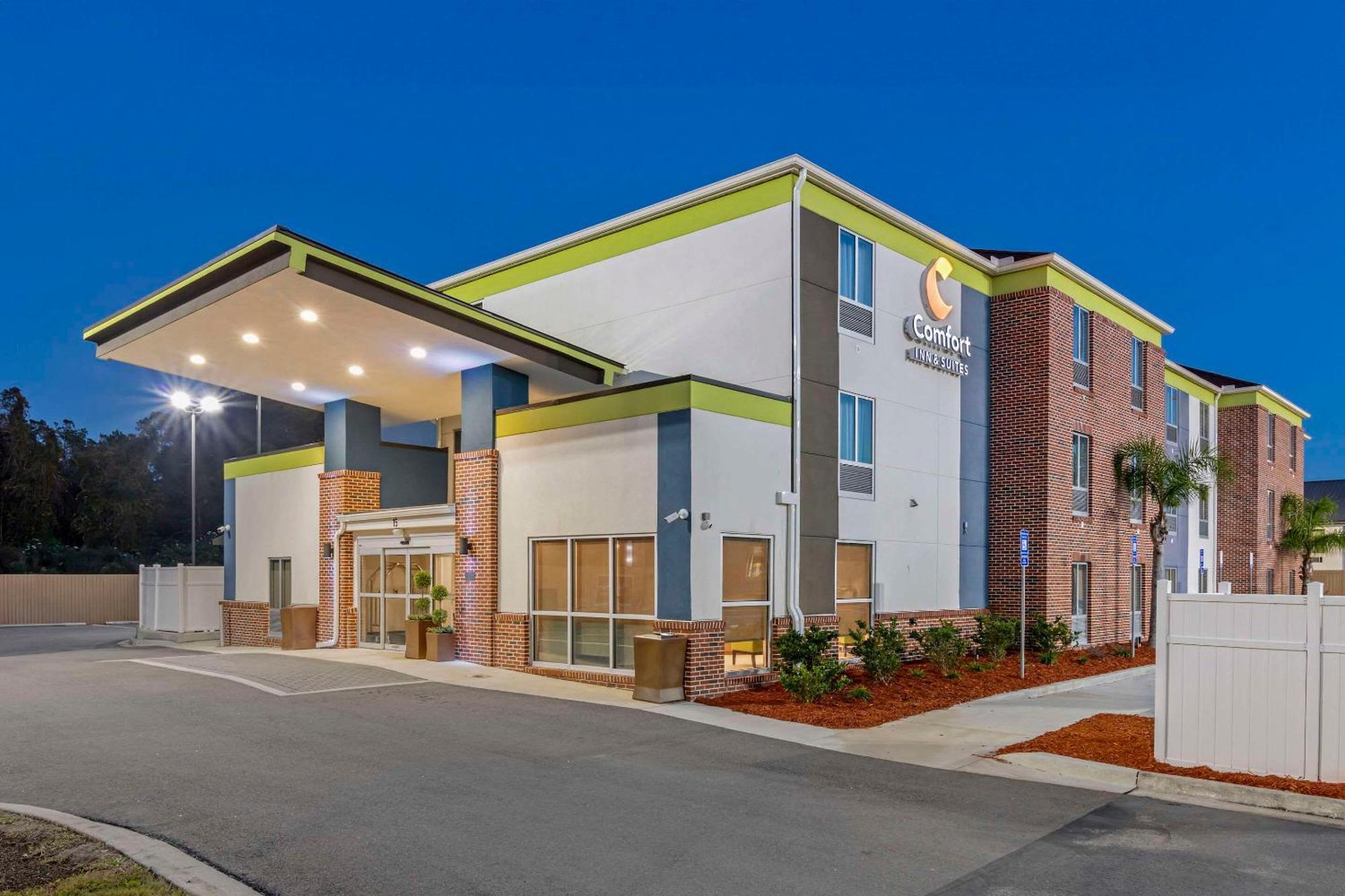 Comfort Inn & Suites Brunswick Bagian luar foto