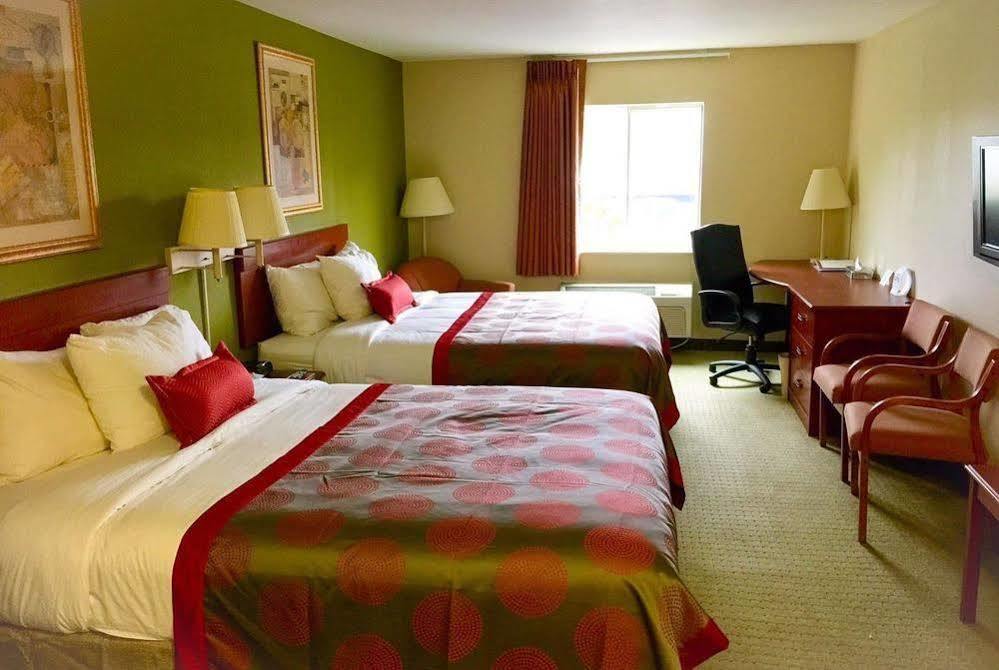 Comfort Inn & Suites Brunswick Bagian luar foto